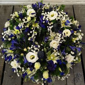 Wreath White Blue